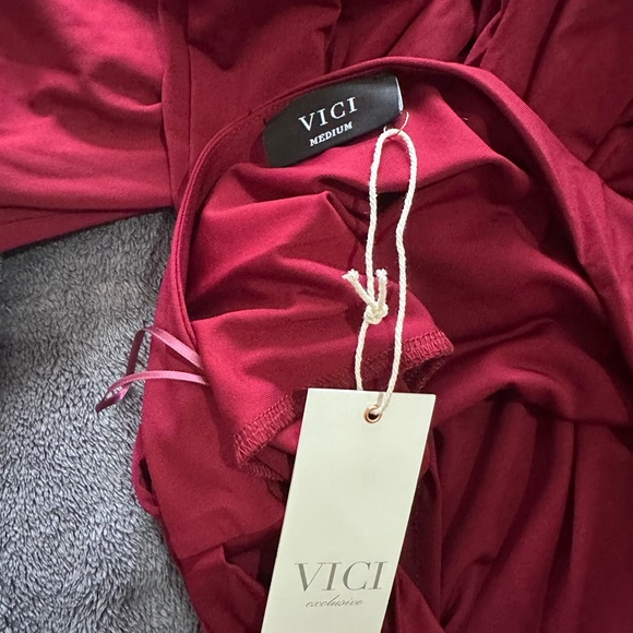 Vici One-Shoulder Burgundy Dress - Picture 3 of 4